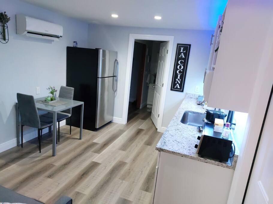 Torres Tiny Home Midtown Westtampa Rjs Exterior photo