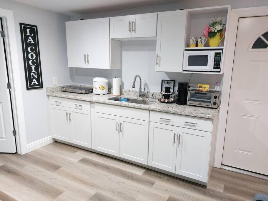 Torres Tiny Home Midtown Westtampa Rjs Exterior photo