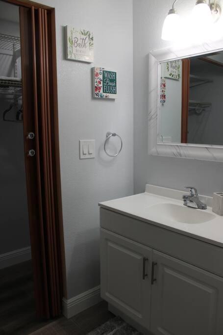 Torres Tiny Home Midtown Westtampa Rjs Exterior photo